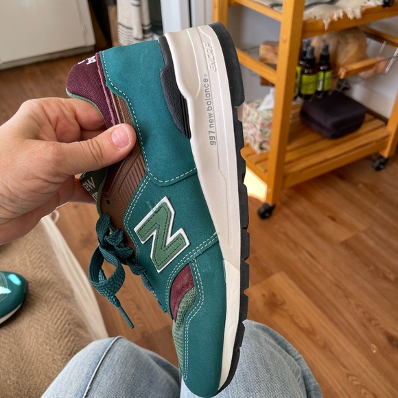 New Balance mens/womens Green and Brown Sneakers. New-ish. Worn just once. - Picture 11 of 12